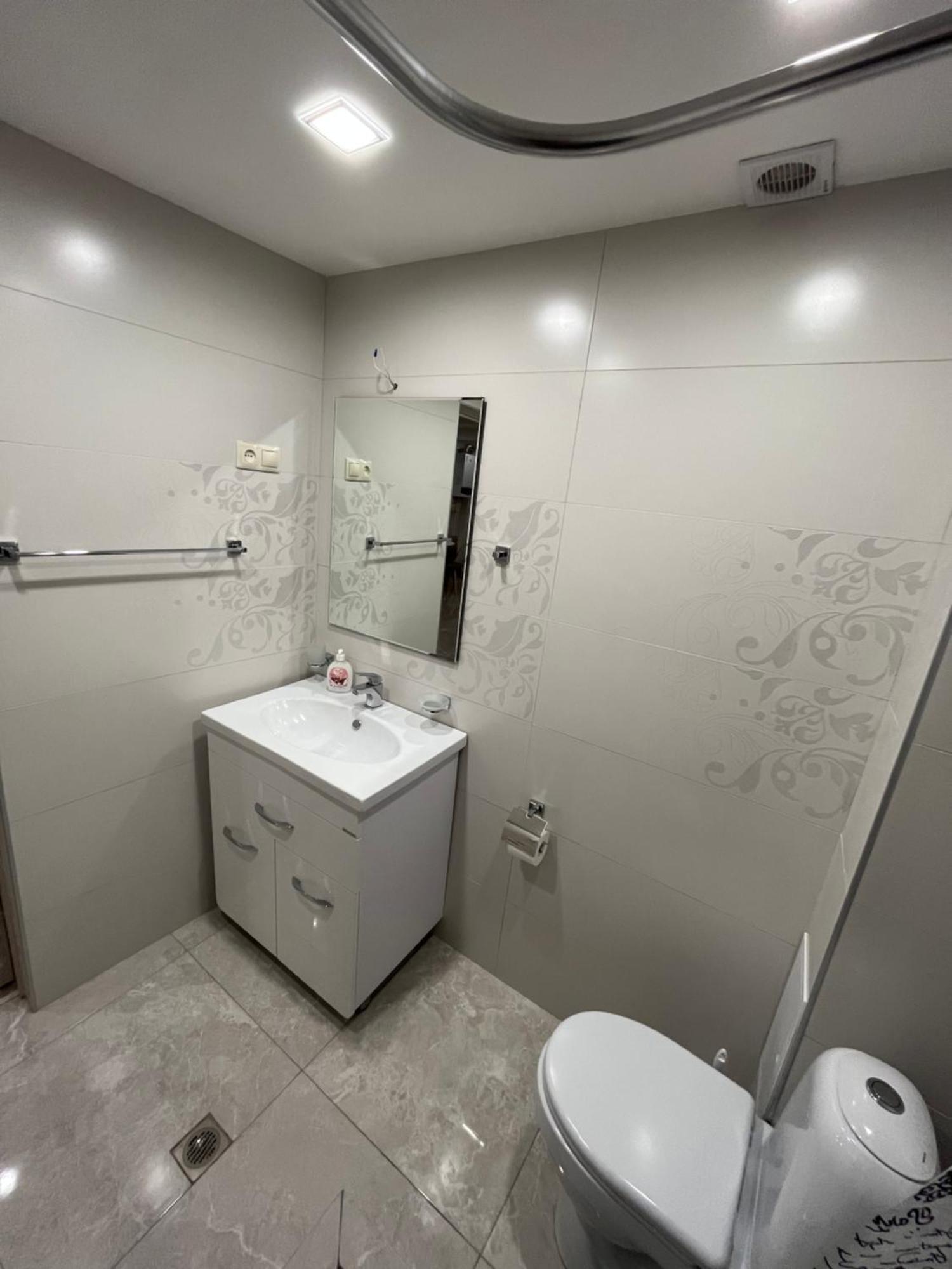 City Centre Apartment On Sakharov Square Erywań Zewnętrze zdjęcie